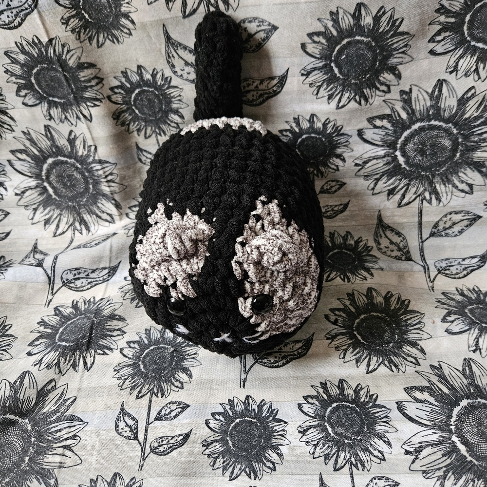 Crochet Calico Loaf Cat Amigurumi Plushie - Picture 9 of 10